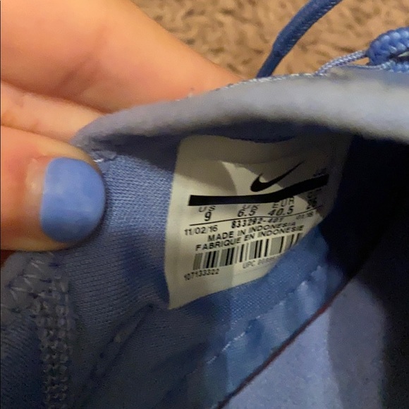 Women’s Nike shoes - Picture 4 of 4